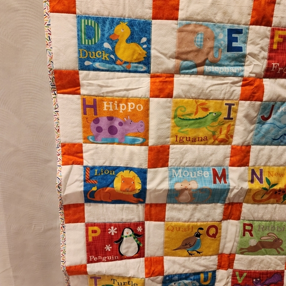 Handmade Alphabet baby Quilt 32.5 in X 44 in - Picture 4 of 9